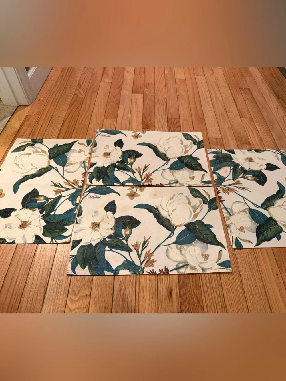 Floral Magnolia Placemat Set 8 with Teal Green Leaves